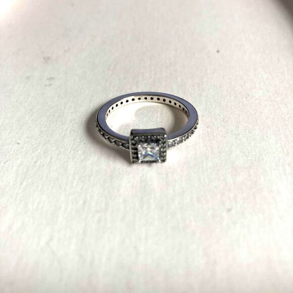 Size 8 Square CZ Sparkle Halo 925 Ring - Picture 4 of 9